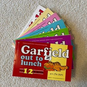 Vintage Garfield Comic Book Set